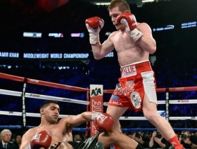 卡内洛·阿尔瓦雷斯(Canelo Alvarez)冷落了阿米尔·汗(Amir Khan)，因为他说出了他遇到过的最难对付的拳击手的名字